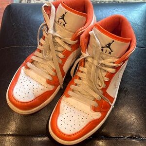 Air Jordan 1 Mid SE GS Shoes